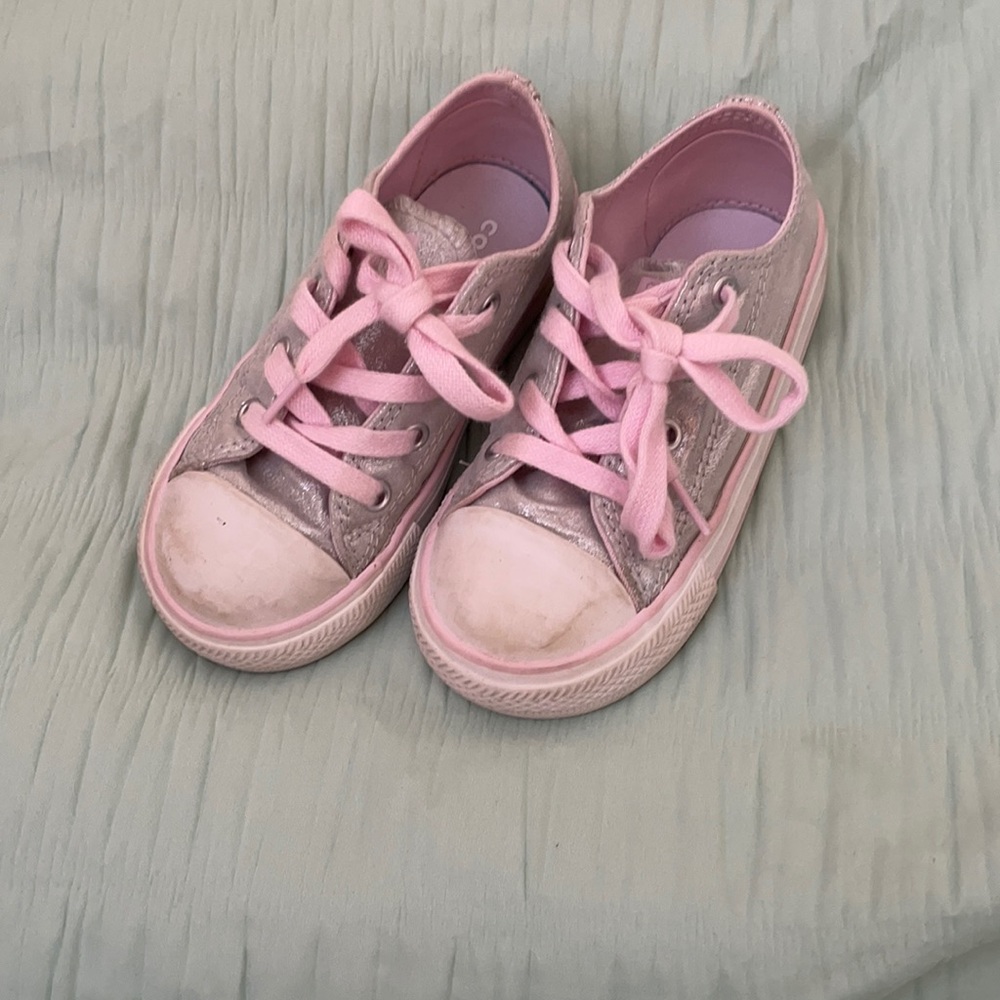 Converse size 8 girls shoes